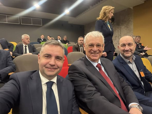 637110893 1427979902672317 4779480226414894626 n.jpg?stp=cp6 dst jpg s590x590 tt6& nc cat=106&ccb=1 .jpg