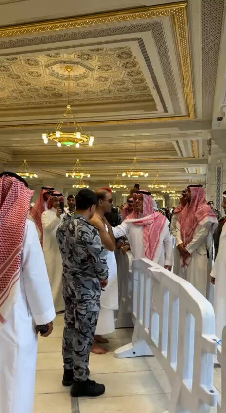 XqKKJLOOGQa 2GCb.jpg