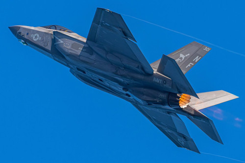 HBEEh7vakAEjN 7?format=jpg.jpg