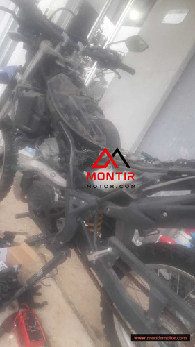 montir motor servis besar