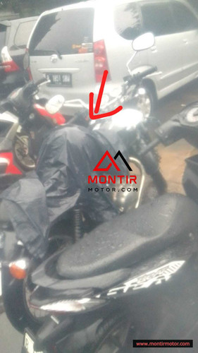 servis motor panggilan di tempat parkir