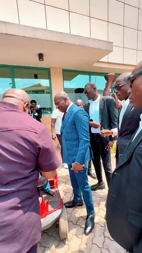 ZO0af51 di6stsTM.jpg