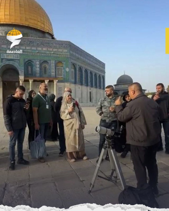 صور .. تحري هلال شهر رمضان في ساحة قبة الصخرة بالمسجد الأقصى المبارك...