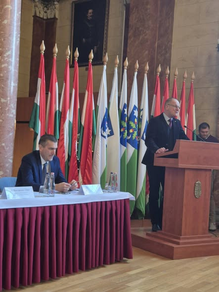 643364180 873300078866484 5271770964415288257 n.jpg?stp=cp6 dst jpegr s590x590 tt6& nc cat=110&ccb=1.jpg