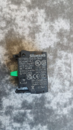 3006043	Contac block 500v 10A 10x33x28.jpg