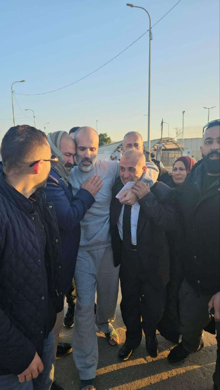 الإفراج عن الأسير كمال الخطيب ثوابته من بلدة بيت فجار بعد قضاء 22 عامًا في سجون الاحتلال...