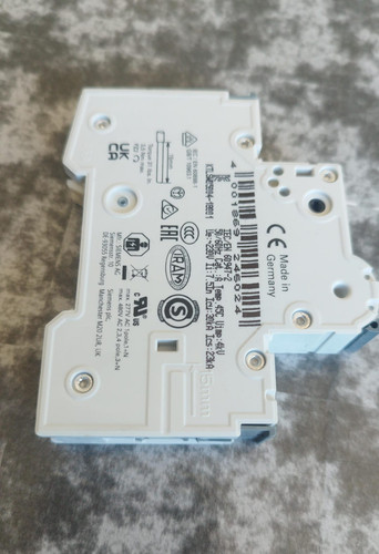 49566	Miniature circuit breaker, 4A .jpg