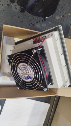 10473458	Cabinet fan 220x220x98 110m³/h .jpg