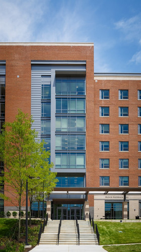 PFREDDY E1B9341 716x1280.jpg