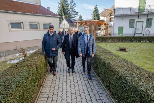 643321772 1460864778743917 8287829613013168732 n.jpg?stp=dst jpg s590x590 tt6& nc cat=106&ccb=1 7& n.jpg