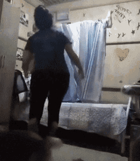 qfcQXst.gif