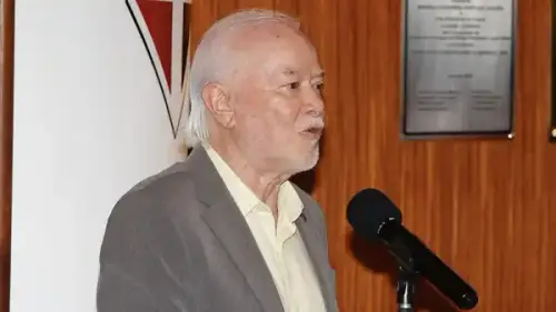 Nova gestão do São Paulo rompe contratos e economiza R$ 4 mi