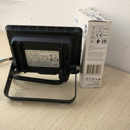 Den pha led Philips BVP150 LED8 CW 240V 10W 950lm 6500K (4)