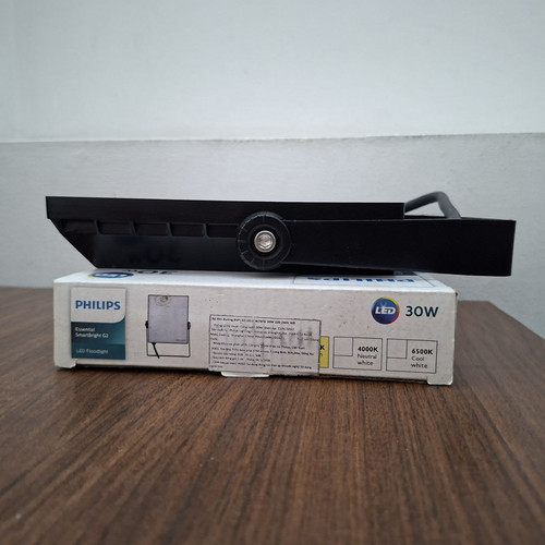 den led floodlight bvp133 led24 ww 30w 3000k 2400lm (3).jpg