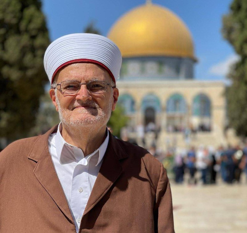 خطيب المسجد الأقصى، الشيخ عكرمة صبري:
- صلاة عيد الفطر واجبة في أقرب نقطة ممكنة من المسجد الأقصى، ويجب على المسلمين التوجه إلى محيط المسجد والصلاة عند...