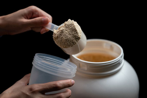 Common Myths About Whey Protein Powder.jpg?ar=928%3A618&auto=format%2Ccompress&fit=crop&ixlib=php 3..jpg