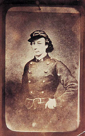 artifact louise michel communarde anarchiste portant luniforme des fédérés 1871.jpg