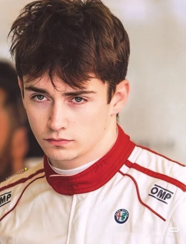 Camera XHS 17738565817931040g00831k08qs4gj4005n7tpu565bhj0tmliu8.jpg