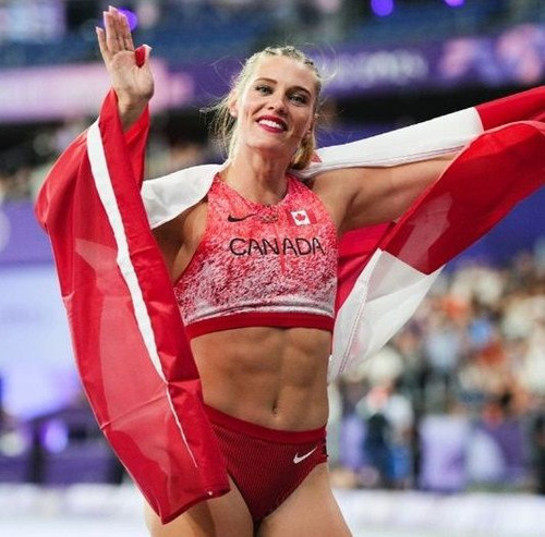 앨리샤 뉴먼.jpg