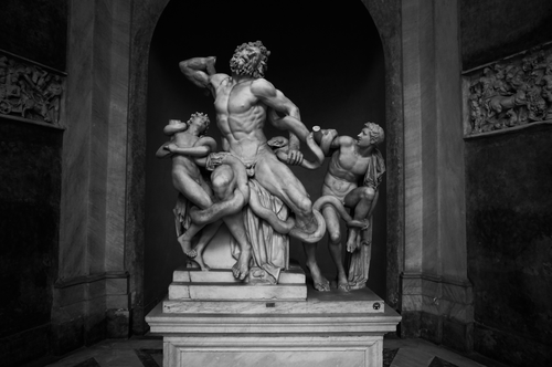 Laocoön and His Sons in Vatican museum2.png