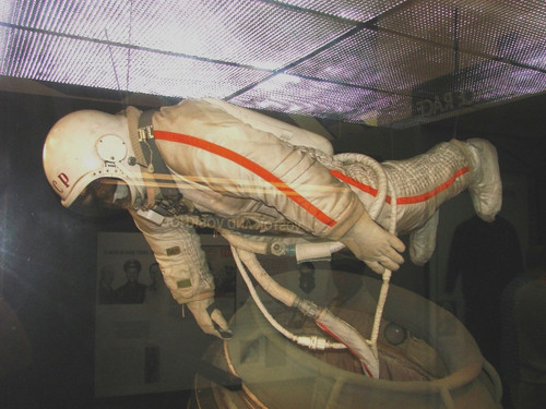 hero berkut spacesuit worn by alexei leonov during the first spacewalk.jpg