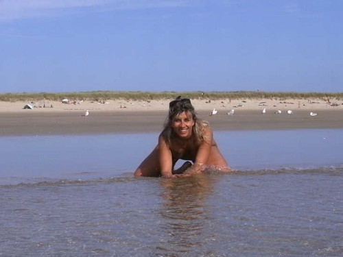 Lisa nue sur la plage de Quiberon 18.jpg