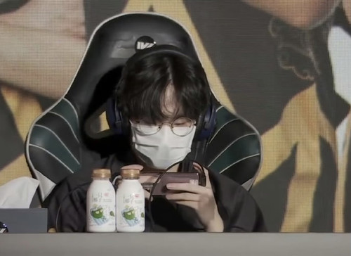 976AAB11 F938 4204 AA3F 850AAECB2442.jpg