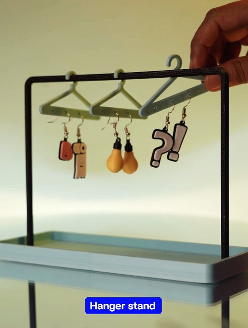 earring inhanger.jpg