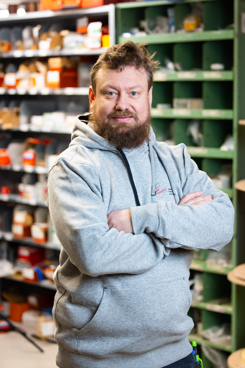 portrait elektriker vollbart rot.jpg