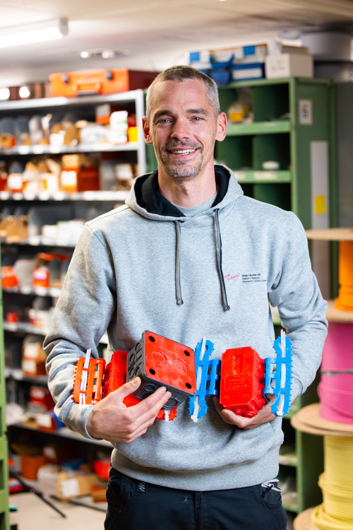 elektriker sportlich mit unterputzdosen.jpg