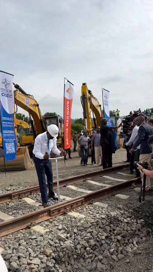 S6Q9U916SuIW UZn.jpg