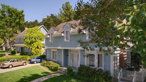 Ted.S02E02.Mrs.Robicheck.1080p.SKST.WEB DL.CZ EN.DD+5.1.x264 My.mkv 20260321 184403.253