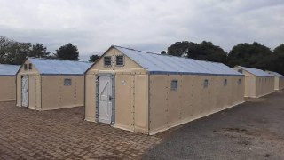 مؤسسات دولية تقوم بتوزيع عدد محدود من خيام الفايبر على المواطنين النازحين في قطاع غزة، والذين دمرت منازلهم بشكل كامل....