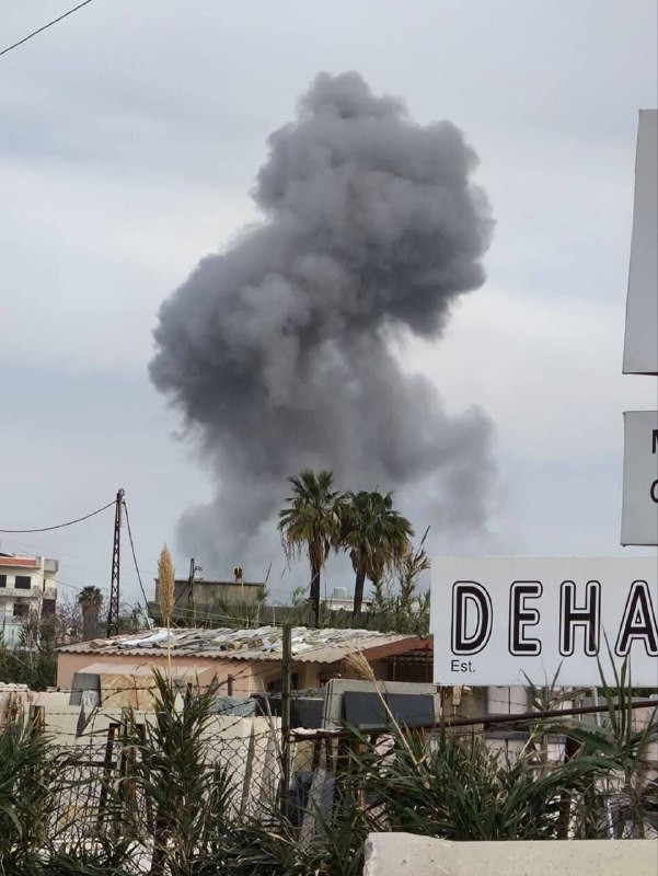 طيران الاحتلال يقصف مبنى في بلدة العباسية، جنوب لبنان....