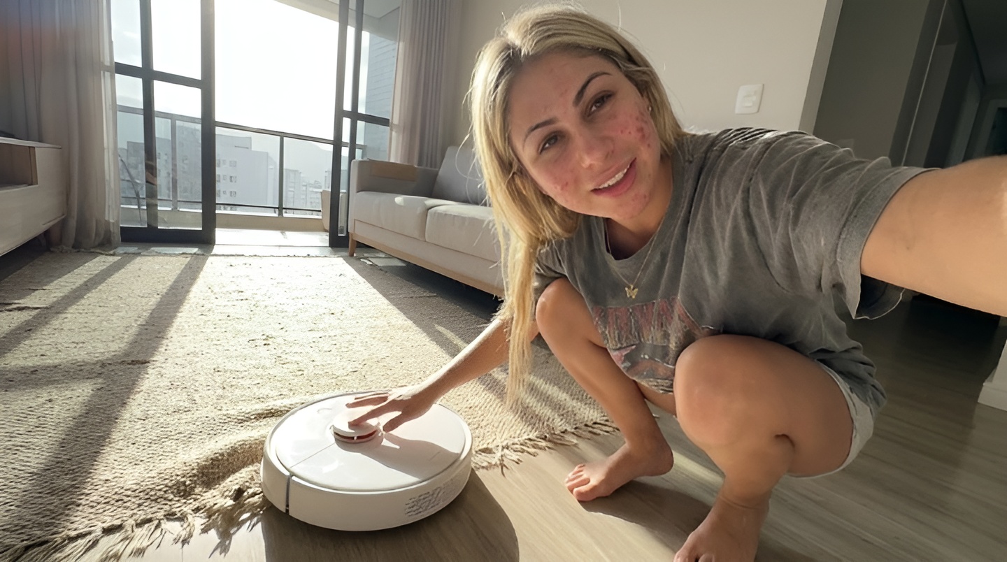 Robô Aspirador Barato Funciona? Teste Real com Pelo de Pet (2026)