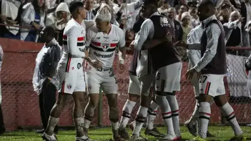 São Paulo troca "meta de sobrevivência" por sonho do título do Brasileirão