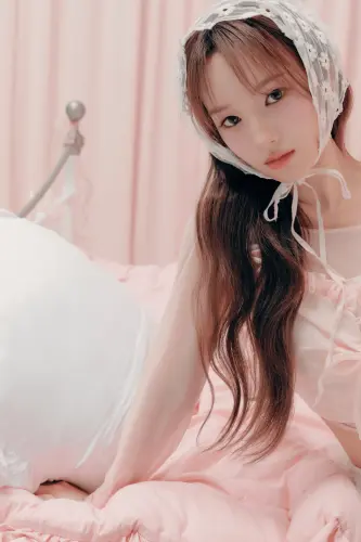 Izna Ryu Sarang 2026 Season%27s Greetings concept photo 1.webp