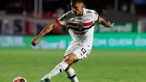 Enzo Díaz tem data definida para retorno ao São Paulo após desfalque contra a Chapecoense