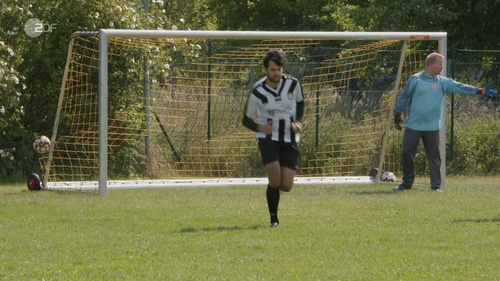 Im.Osten.was.Neues.2025.GERMAN.1080p.ZDF.WEB DL.h264 SLiDE.1:01:07.png