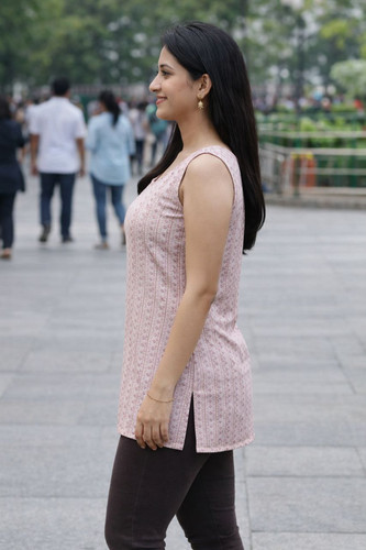 photo 6136319857583132150 y.jpg