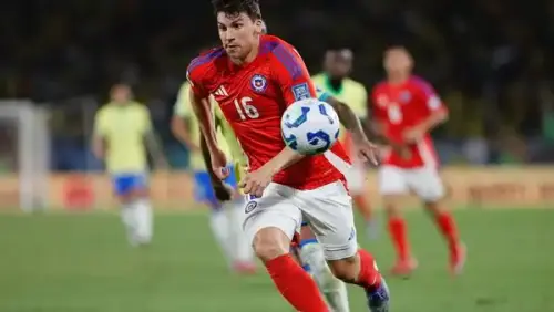 Destaque internacional: Tapia marca gol em amistoso na seleção chilena