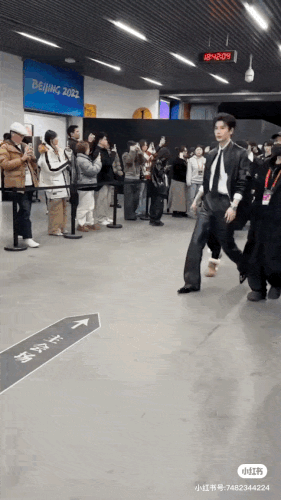 067C56B4 8898 4085 B3E7 63C2A4586A9D.gif