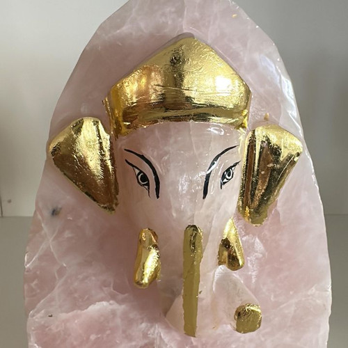 Avisa Wellness, founded by spiritual healer Radhika Suresh, is your trusted destination for metaphys.jpg