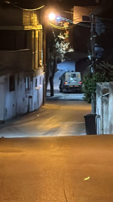 منذ أسبوع.. قوات الاحتلال تواصل اقتحام قرية "الطيرة" غرب رام الله، ويتخلل الاقتحام مداهمة منازل وتحقيقات ميدانية وتحويل منازل أخرى لثكنات عسكرية، وإغل...