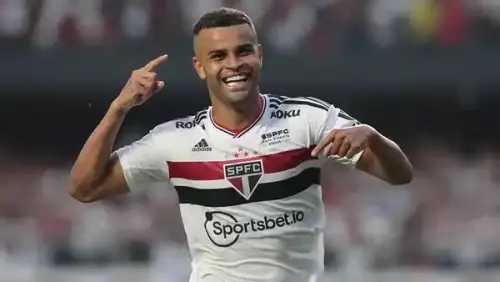 Volante do São Paulo desembarca no Rio para assinar empréstimo com rival do São Paulo
