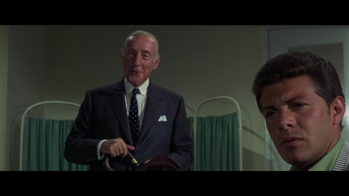 围攻女儿国.The.Million.Eyes.of.Sumuru.1967.UHD.BluRay.2160p.DV.HDR.x265.10bit.DD.2.0 UBits 001940.jpg