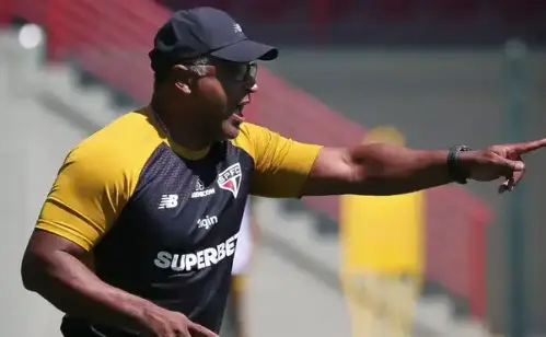 São Paulo aproveita pausa e prepara mudanças para jogo decisivo