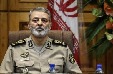 التلفزيون الإيراني: استشهاد رئيس هيئة الأركان العامة للقوات المسلحة الإيرانية اللواء عبد الرحيم موسوي....