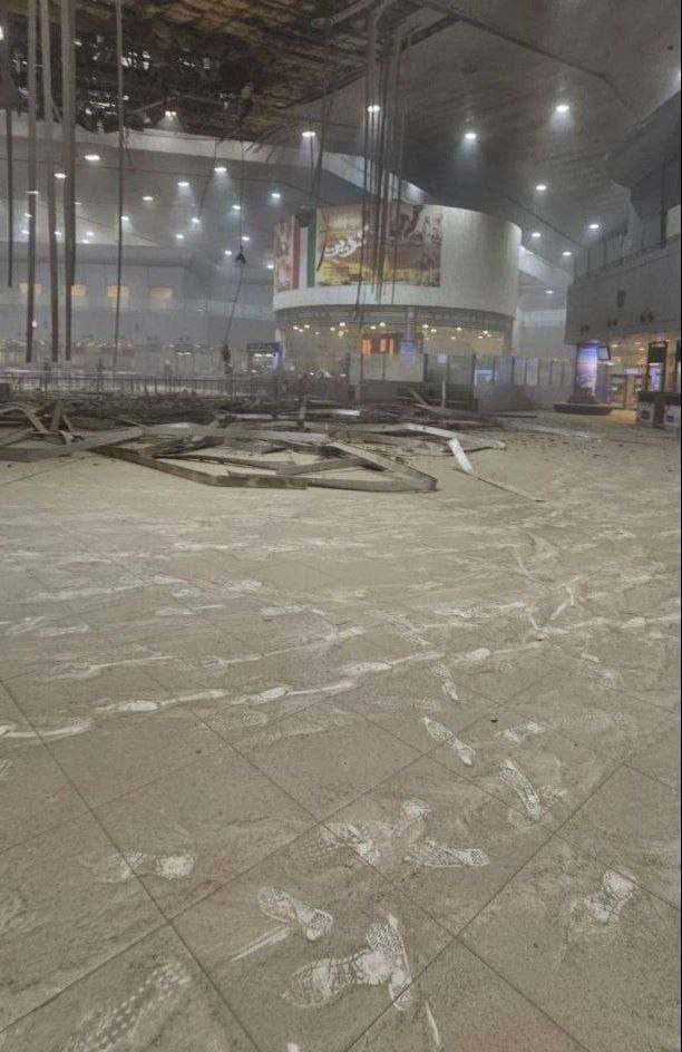 صورة توثق الأضرار في مطار الكويت الدولي بعد استهدافه بمسيرة إيرانية....