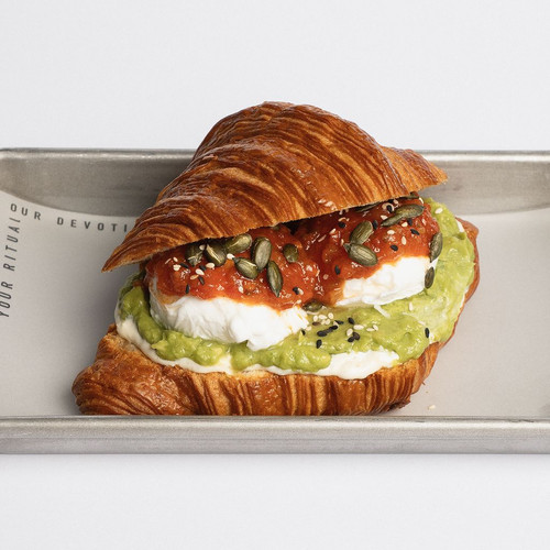 AVO CROISSANT.jpg